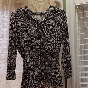 Jaclyn Smith Size Small, Black and White shirt
